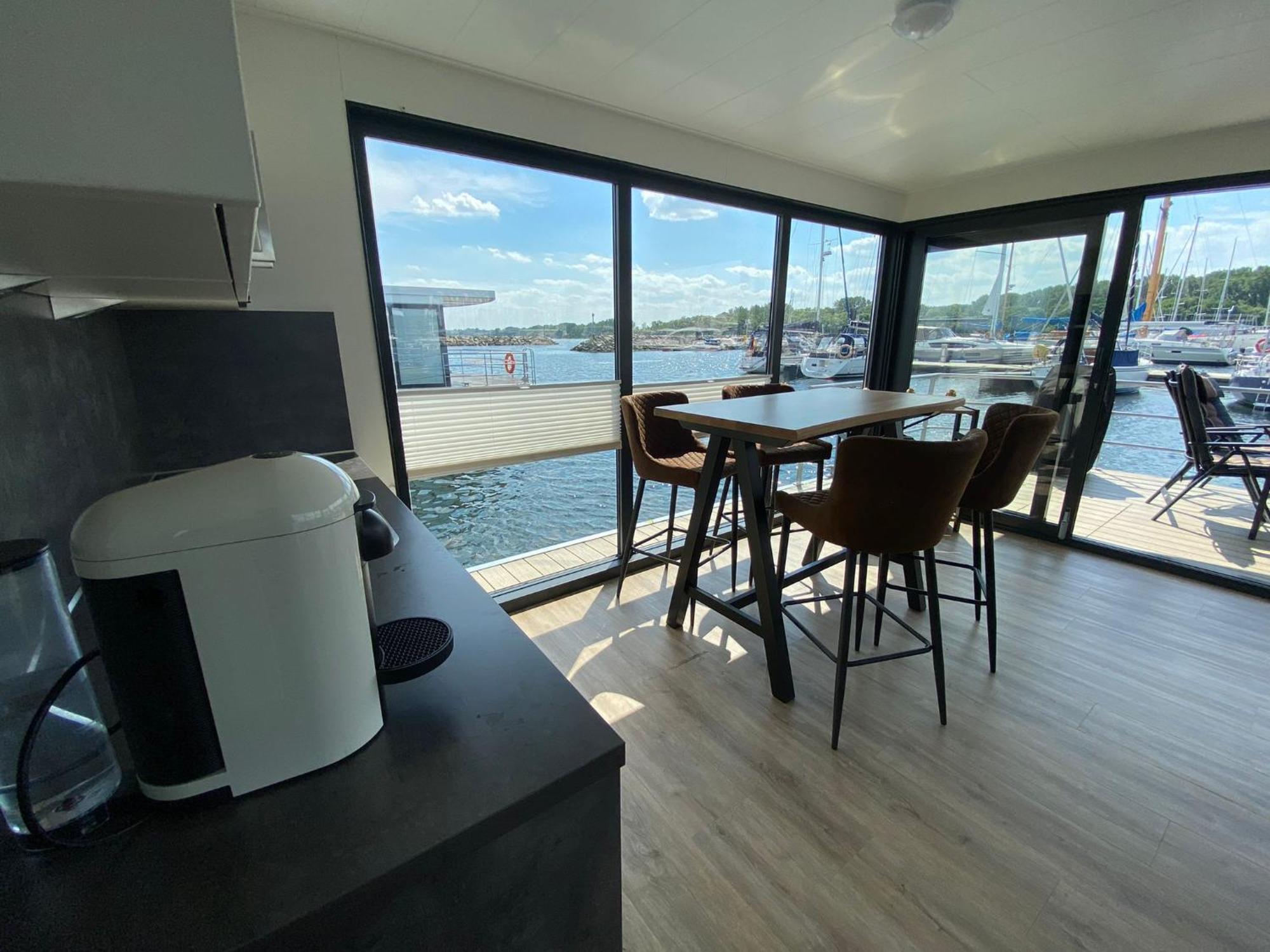 Urlaub Auf Dem Wasser Mit Einmaligen Ausblick - Well Hausboote Boltenhagen 10 Ngoại thất bức ảnh